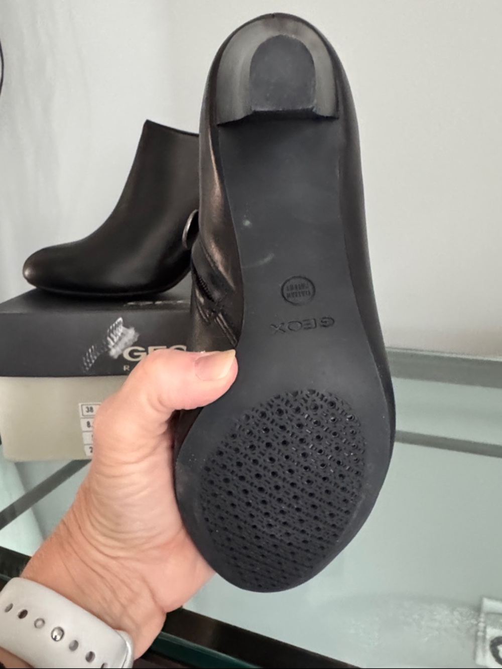 Geox Black Smooth Leather Heeled Ankle Booties sz 8 - Picture 4 of 5